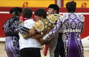 𝐓𝐎𝐑𝐄𝐑𝐎 𝐏𝐄𝐑𝐔𝐀𝐍𝐎 𝐀𝐍𝐃𝐑𝐄́𝐒 𝐑𝐎𝐂𝐀 𝐑𝐄𝐘 𝐂𝐎𝐍 𝐏𝐎𝐋𝐈𝐓𝐑𝐀𝐔𝐌𝐀𝐓𝐈𝐒𝐌𝐎 𝐘 𝐂𝐎𝐍𝐓𝐔𝐒𝐈𝐎𝐍𝐄𝐒 𝐄𝐍 𝐄𝐒𝐏𝐀𝐍̃𝐀