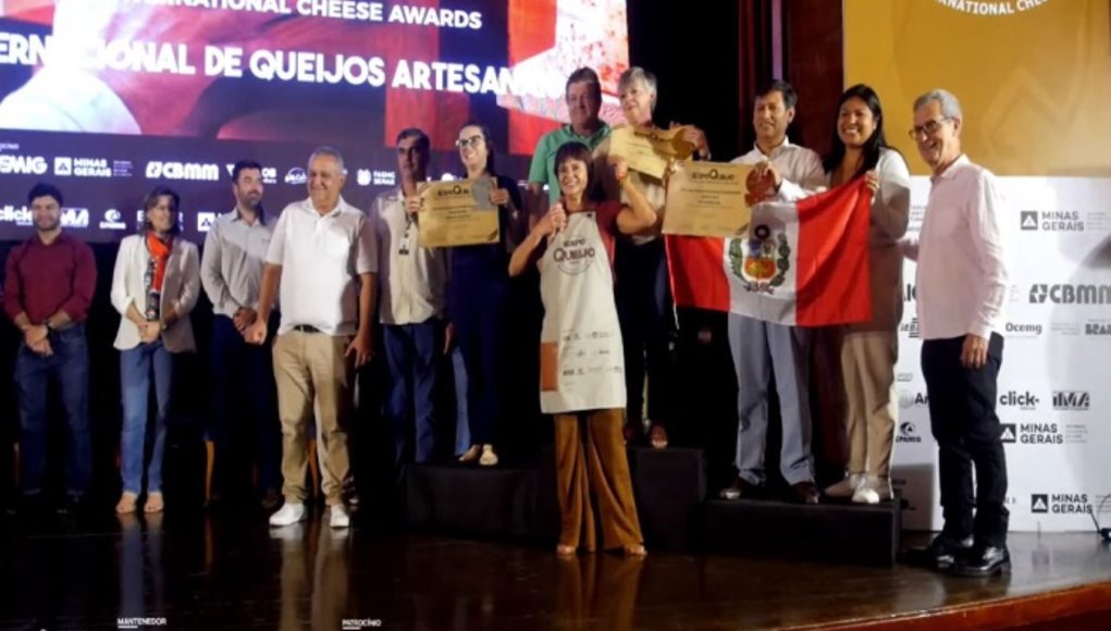 PRODUCTORES DE QUESOS PERUANOS GANAN MEDALLAS DE BRONCE EN CONCURSO REALIZADO EN BRASIL