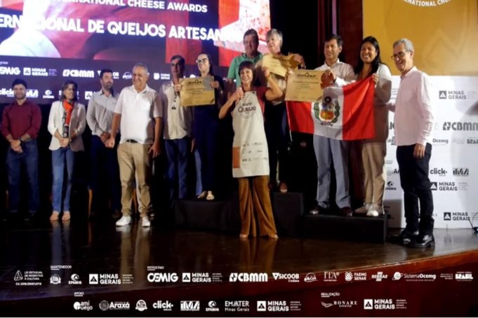 PRODUCTORES DE QUESOS PERUANOS GANAN MEDALLAS DE BRONCE EN CONCURSO REALIZADO EN BRASIL