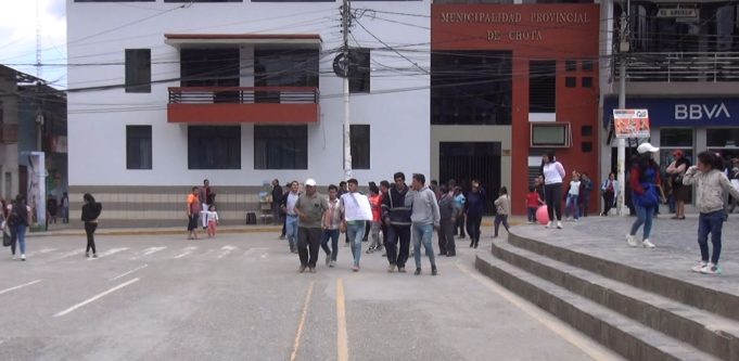 CHOTA: RONDAS PASEAN A SUJETO QUE ROBO MOTO LINEAL DEL FRONTIS DE LA FISCALIA (video)