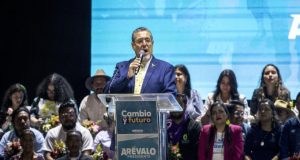 GUATEMALA: BERNARDO ARÉVALO DE LEÓN ES EL NUEVO PRESIDENTE AL VENCER A SANDRA TORRES CASANOVA