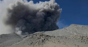 EL VOLCAN UBINAS REGISTRO UNA NUEVA EXPLOSION CON EMISIONES DE CENIZAS QUE ALCANZARON 2 500 METROS