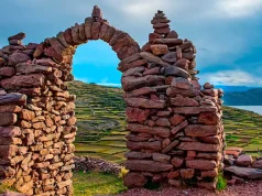 PUNO: HALLAN POSIBLES TUMBAS PREINCAS EN LA ISLA AMANTANÍ EN EL LAGO TITICACA