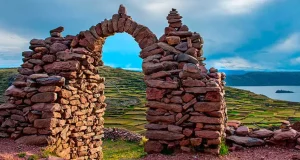 PUNO: HALLAN POSIBLES TUMBAS PREINCAS EN LA ISLA AMANTANÍ EN EL LAGO TITICACA