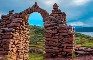 PUNO: HALLAN POSIBLES TUMBAS PREINCAS EN LA ISLA AMANTANÍ EN EL LAGO TITICACA