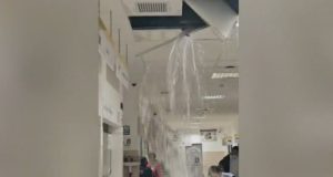 JUNÍN: TECHO DE HOSPITAL COLAPSA TRAS FUERTE LLUVIA TORRENCIAL