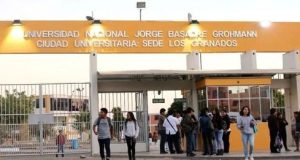 TACNA: DETIENEN A DOCENTES DE LA UNIVERSIDAD BASADRE ACUSADOS DE REALIZAR COBROS INDEBIDOS A ESTUDIANTES.