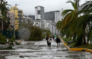 MÉXICO:EL HURACÁN OTIS GOLPEÓ LA COSTA DEL PACÍFICO MEXICANO Y DEJÓ MÁS DE 25 MUERTOS