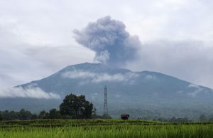 INDONESIA: 11 ALPINISTAS FALLECIDOS TRAS ERUPCIÓN DE VOLCÁN