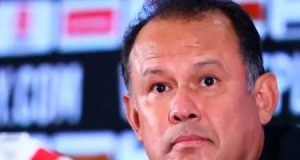 FEDERACIÓN PERUANA DE FÚTBOL ANULÓ CONTRATO CON JUAN REYNOSO Y LLEVARÍAN EL CASO AL TAS.