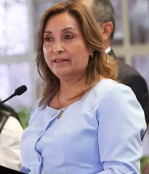 PRESIDENTA DINA BOLUARTE PIDE A FISCALIA Y PJ QUE «NO SUELTEN» A DELINCUENTES CAPTURADOS POR PNP.