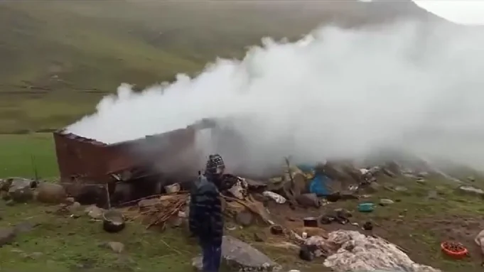 CUSCO: UN MUERTO Y DOS HERIDOS TRAS EL IMPACTO DE UN RAYO EN ACOMAYO