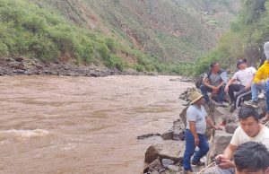 HUANCAVELICA: A SEIS SE INCREMENTA EL NÚMERO DE FALLECIDOS TRAS EL DESPISTE DE AUTO AL RÍO MANTARO