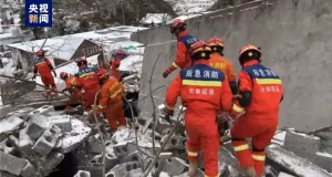 TRAGEDIA EN CHINA: MÁS DE 40 PERSONAS QUEDARON SEPULTADAS TRAS DESLIZAMIENTOS DE TIERRA EN YUNNAN
