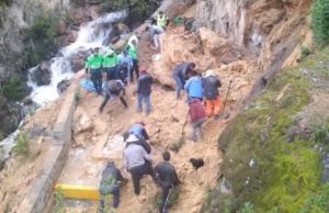 TRAGEDIA EN APURÍMAC: CUATRO PERSONAS MURIERON TRAS DESLIZAMIENTO DE TIERRA EN BAÑOS TERMALES.
