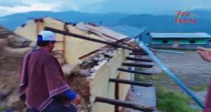 PALTARUME- COCHABAMBA: FUERTES LLUVIAS Y VIENTOS AFECTAN INTITUCION EDUCATIVA PRIMARIA 10424 (Video)