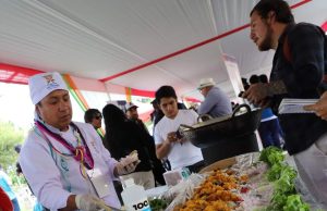 GOBIERNO REGIONAL Y CHEFS CAJAMARQUINOS PREPARARON EL FRITO MÁS GRANDE DEL PERÚ