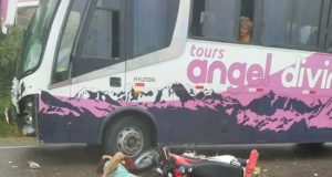 CHOTA: CHOQUE DE BUS Y MOTOCICLETA DEJA DOS HERIDOS