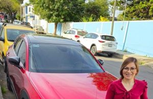 HOMBRE REGALA CARRAZO A SU EXPAREJA EN AGRADECIMIENTO POR CUIDAR BIEN A SU HIJO EN MEXICO