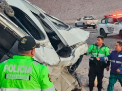 ACCIDENTE EN AREQUIPA: 6 FALLECIDOS TRAS VOLCADURA DE MINIVAN EN VÍA CERRO VERDE