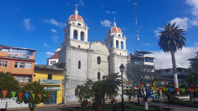 NOCHE DE VERBENA TERMINA EN GRESCAS EN LA PLAZA DE ARMAS DE NUESTRA PROVINCIA (VIDEO)