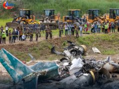 UN AVION CON 19 OCUPANTES SE ESTRELLO EN NEPAL Y EL PILOTO ES EL UNICO SOBREVIVIENTE