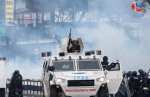 SIETE MUERTOS EN LAS PROTESTAS CONTRA LA REELECCION DE NICOLAS MADURO