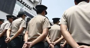 UN POLICÍA ES ARRESTADO DENTRO DE UNA COMISARÍA EN CHICLAYO ACUSADO POR PRESUNTAMENTE ROBAR 17 MIL SOLES