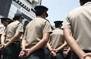 UN POLICÍA ES ARRESTADO DENTRO DE UNA COMISARÍA EN CHICLAYO ACUSADO POR PRESUNTAMENTE ROBAR 17 MIL SOLES