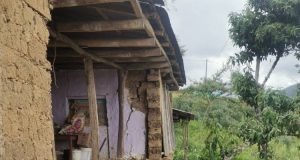 CUTERVO: VIVIENDA SE DESPLOMA Y FAMILIA SALVO DE MILAGRO