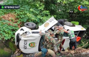POLICIAS SALVAN DE MORIR AL SUFRIR DESPISTE DEL PATRULLERO EN EL QUE VIAJABAN