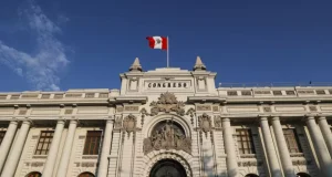 PROFESORES Y DIRECTORES CONDENADOS POR ABUSO SEXUAL SERÁN DESTITUIDOS AUTOMÁTICAMENTE.