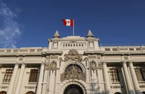 PROFESORES Y DIRECTORES CONDENADOS POR ABUSO SEXUAL SERÁN DESTITUIDOS AUTOMÁTICAMENTE.