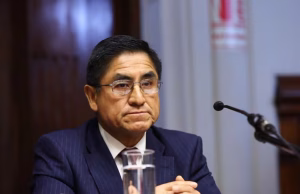 FISCALÍA SOLICITA 18 MESES DE PRISIÓN PREVENTIVA CONTRA CÉSAR HINOSTROZA.