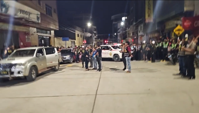 JAEN: ASESINAN A TRES PERSONAS AL INTERIOR DE UNA CAMIONETA