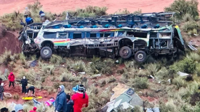 31 MUERTOS Y 22 HERIDOS EN UN NUEVO ACCIDENTE DE TRÁNSITO EN BOLIVIA.