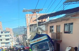 CHOTA: ACCIDENTE DE TRÁNSITO VEHÍCULO CHOCA EN EL FRONTIS DE UNA CASA