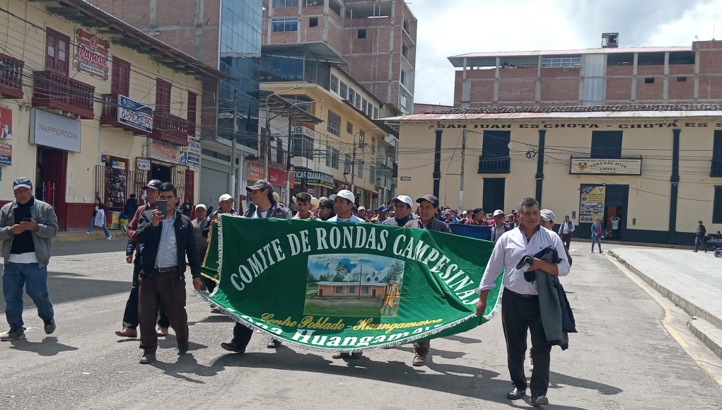 POBLADORES SE MOVILIZAN EN RESPALDO DE RONDEROS DE HUANGAMARCA Y CELENDIN DENUNCIADOS POR EMPRESA MINERA YANGOL