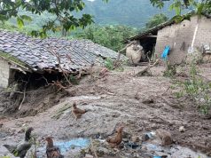 FAMILIAS SE SALVARON DE MILAGRO, HUAICO LES SORPRENDIO A MEDIA NOCHE.
