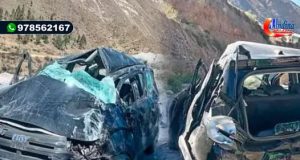 FAMILIA CAYO A ABISMO DE MAS DE 20 METROS Y SOBREVIVIO DE MILAGRO EN JAUJA: VEHICULO QUEDO DESTROZADO