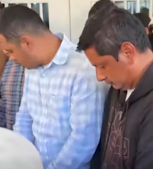 CUATRO EFECTIVOS DE LA PNP RECIBIERON CHICOTAZOS TRAS SER CAPTURADOS POR RONDEROS